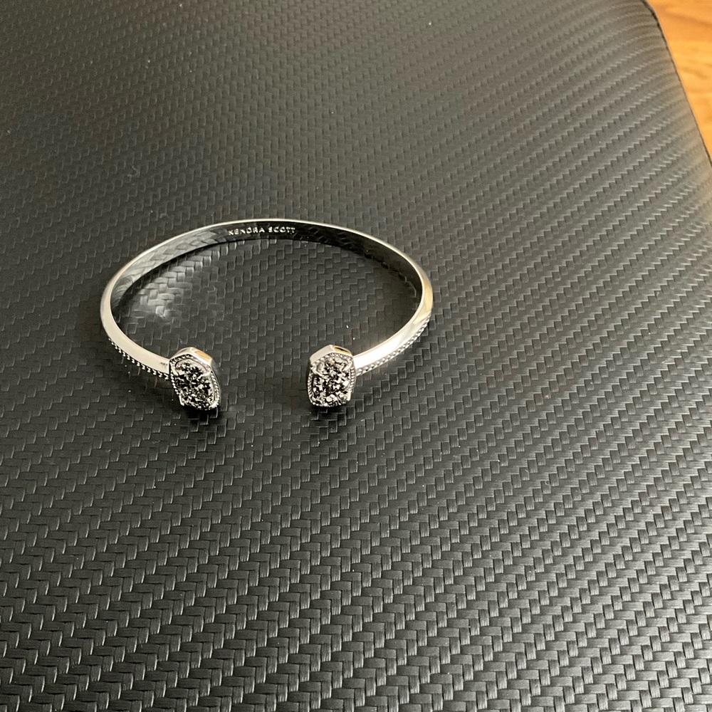 Women bracelets